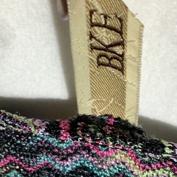 BKE - Sz M - zig zag pattern multi color sweater like long tank top - Picture 5 of 6